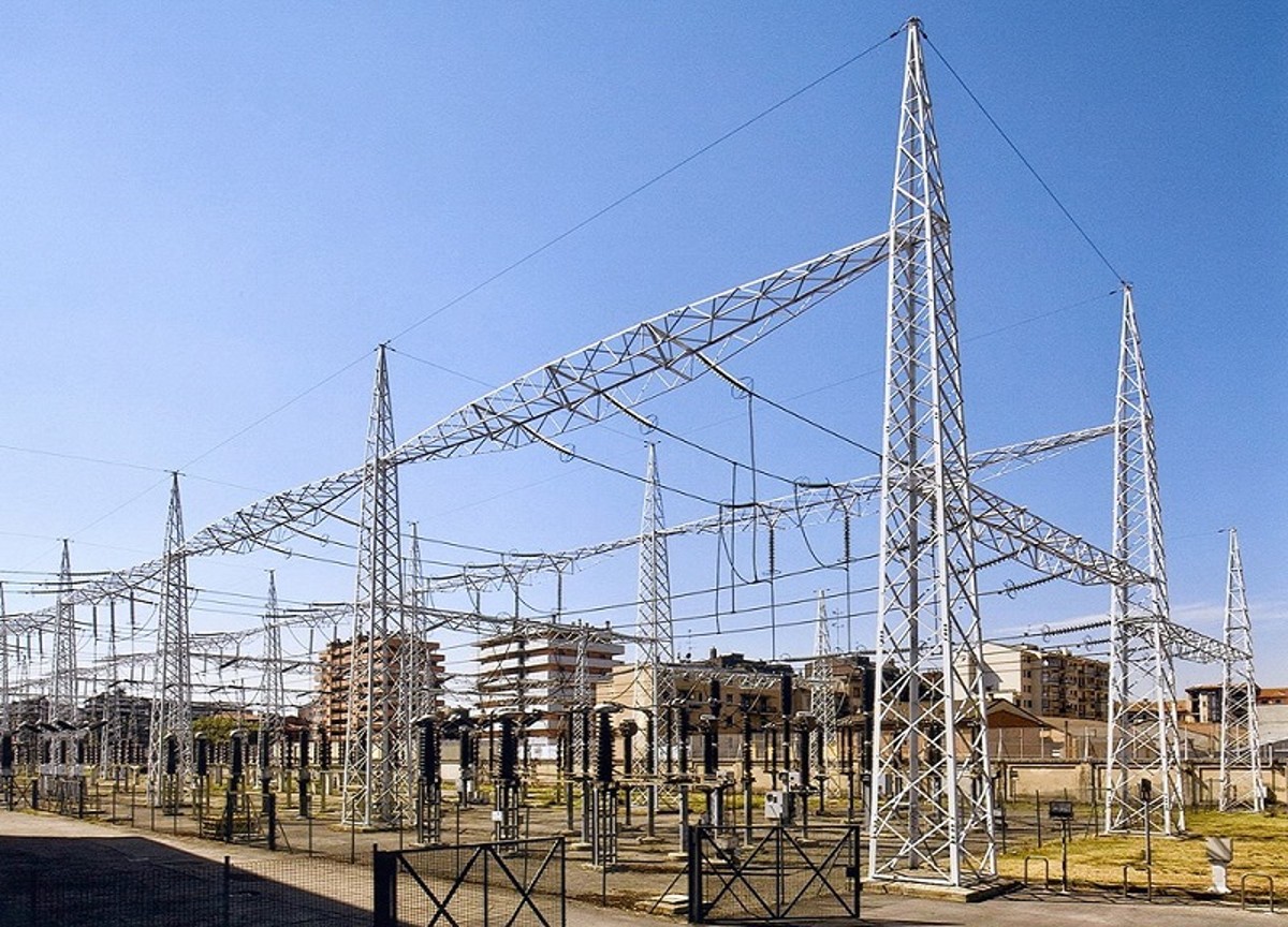 Roma nella tempesta perfetta: super caldo, condizionatori e mini black out. Acea “scalda” i gruppi elettrogeni