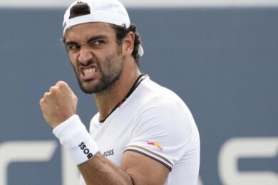 Tennis, trionfo di Berrettini in Svizzera. Ha sconfitto il francese Emerson Arena