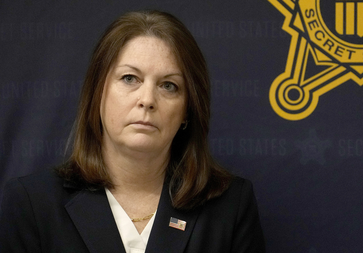 Attentato Trump, si dimette la direttrice dei Servizi Segreti Usa Kimberly Cheatle dopo le polemiche Attentato Trump, si dimette la direttrice dei Servizi Segreti Usa Kimberly Cheatle dopo le polemiche