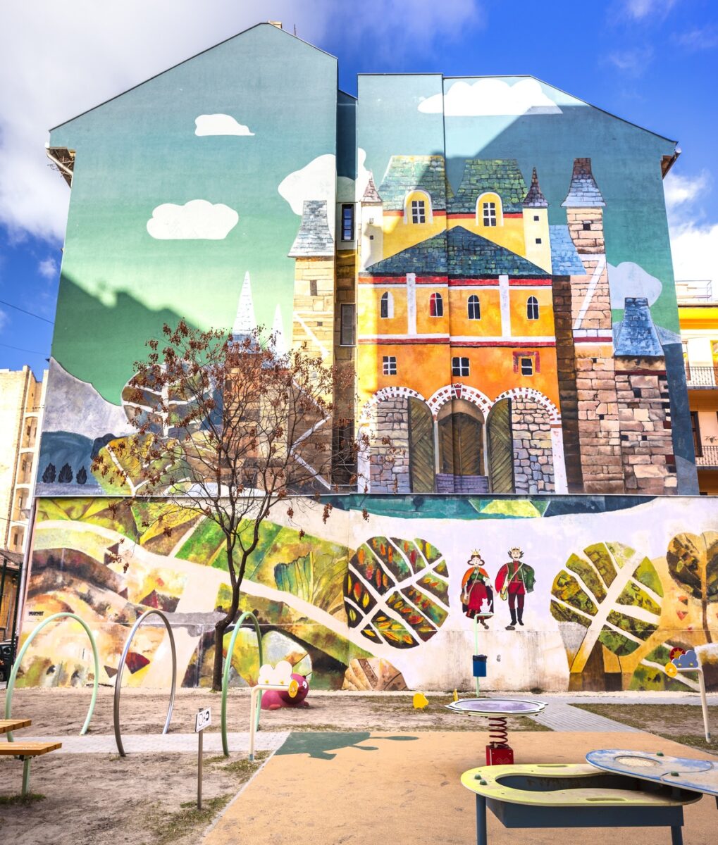 Budapest, capitale della street art: ecco i luoghi imperdibili della città