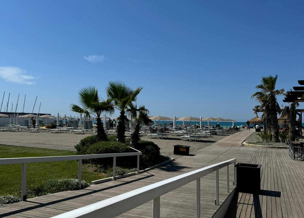 Balneari, la rivolta di Ostia travolge Gualtieri: “Così m muore il mare di Roma” Balneari, la rivolta di Ostia travolge Gualtieri: “Così m muore il mare di Roma”