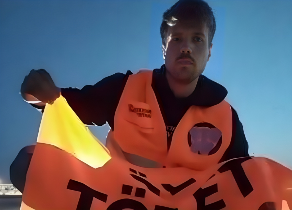 Blitz ambientalista: attivisti bloccano l’aeroporto di Francoforte, voli bloccati e dirottati. Poi ripartono le attività