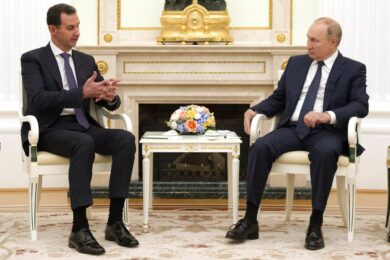 Guerra, Putin “mediatore” riceve Assad a Mosca: “Rischio escalation in Medio Oriente, anche in Siria”