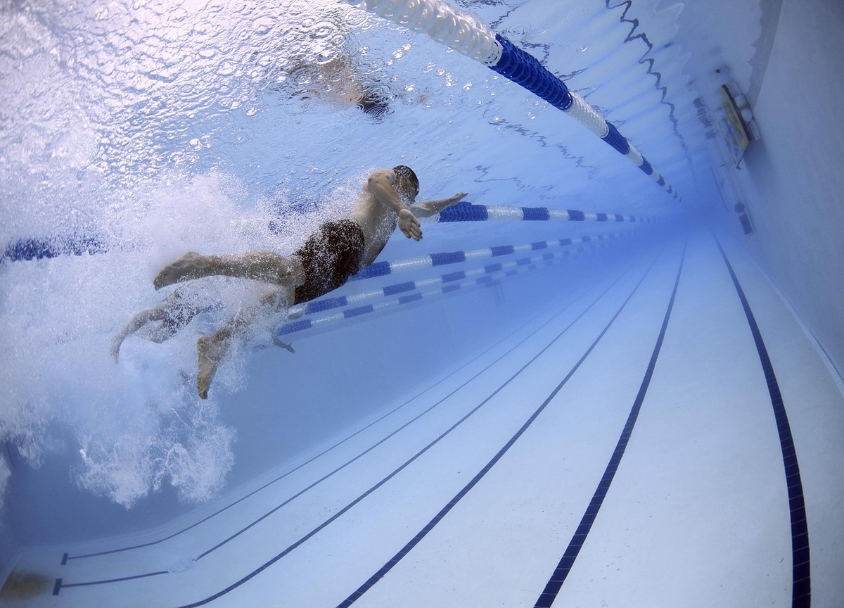 Vicenza, 20enne muore in piscina. La tragica ipotesi di una sfida di apnea finita nel dramma Vicenza, 20enne muore in piscina. La tragica ipotesi di una sfida di apnea finita nel dramma