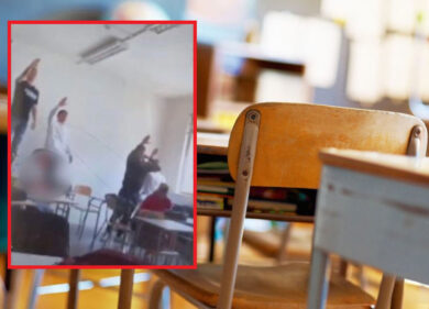 Saluti romani e battute omofobe e razziste a scuola: professore nei guai