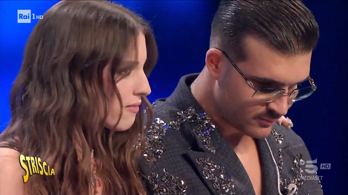 Televoto Sanremo, milioni di sms non conteggiati: Agcom richiama la Rai dopo i servizi di Striscia Televoto Sanremo, milioni di sms non conteggiati: Agcom richiama la Rai dopo i servizi di Striscia