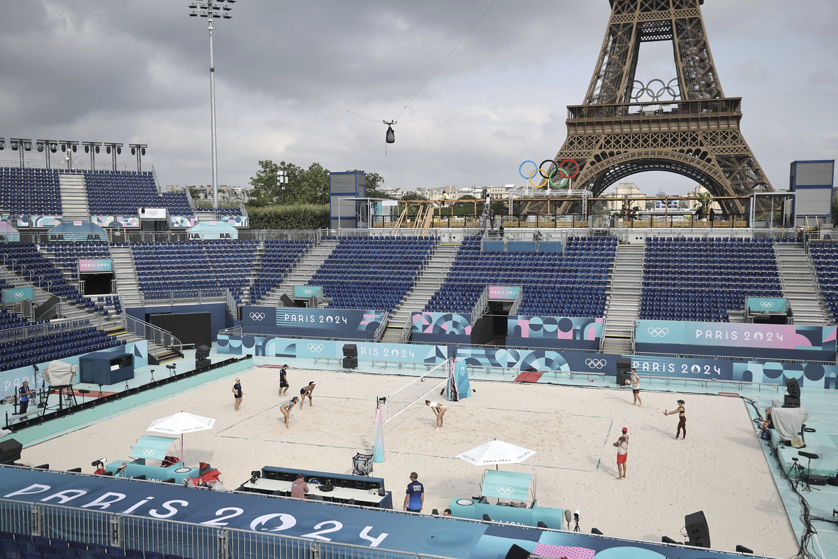 Via libera alle Olimpiadi Parigi 2024, la cerimonia d’apertura davanti ai capi di Stato di tutto il mondo Via libera alle Olimpiadi Parigi 2024, la cerimonia d’apertura davanti ai capi di Stato di tutto il mondo