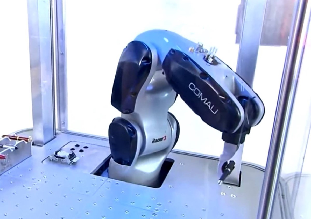Stellantis vende i robot operai agli Usa, ceduta Comau. Ma c’è l’ipotesi golden power Stellantis vende i robot operai agli Usa, ceduta Comau. Ma c’è l’ipotesi golden power