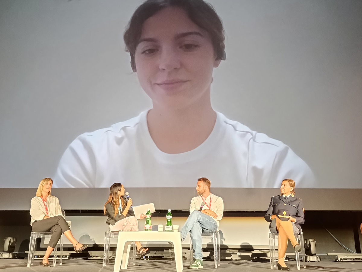 ASPI e Polizia protagonisti della Sicurezza Stradale al Giffoni Festival ASPI e Polizia protagonisti della Sicurezza Stradale al Giffoni Festival