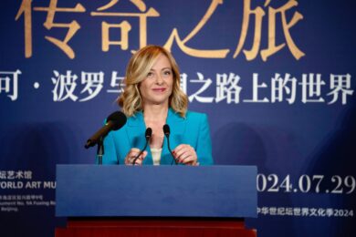 Meloni in Cina da Xi: “La situazione in Libano preoccupa. Con von der Leyen contatti sul commissario”