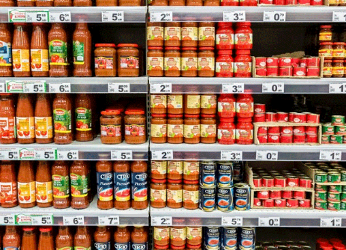 Passata di pomodoro senza etichetta e provenienza, maxi sequestro in Puglia Passata di pomodoro senza etichetta e provenienza, maxi sequestro in Puglia