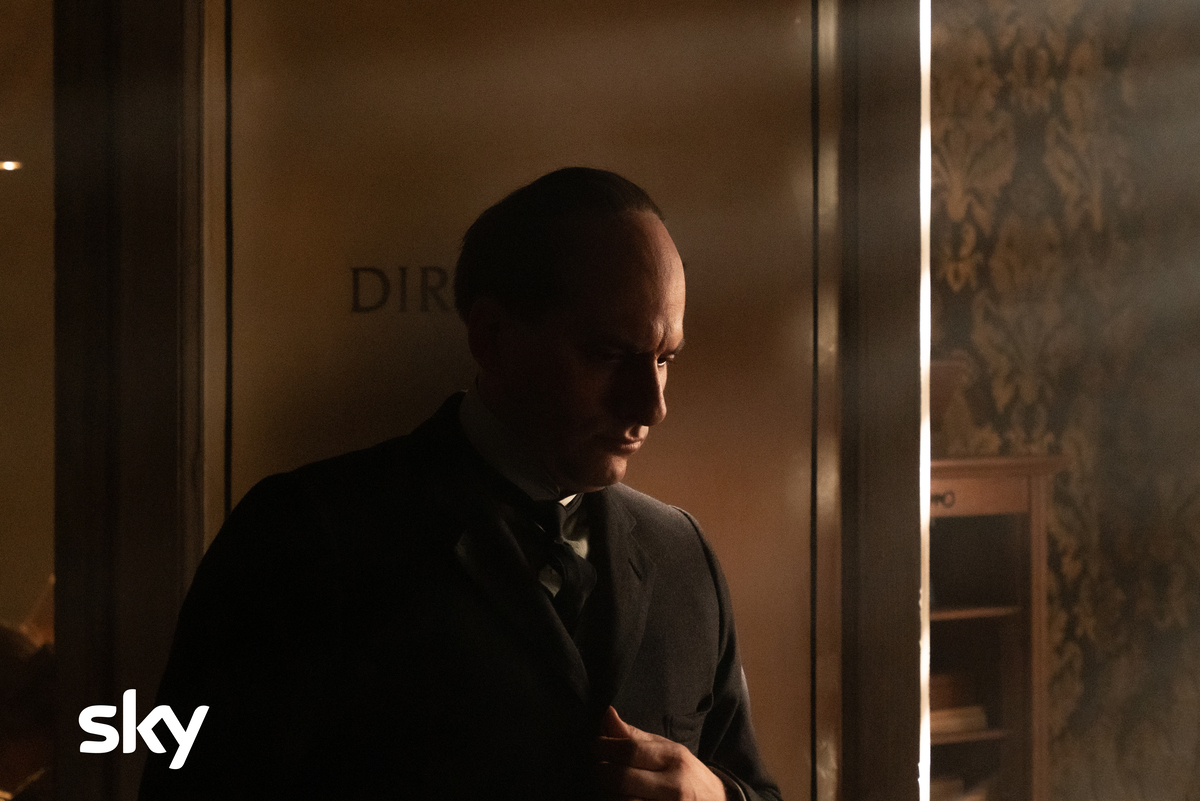 M – Il figlio del secolo, le prime immagini della serie tv su Benito Mussolini (dal romanzo di Scurati)