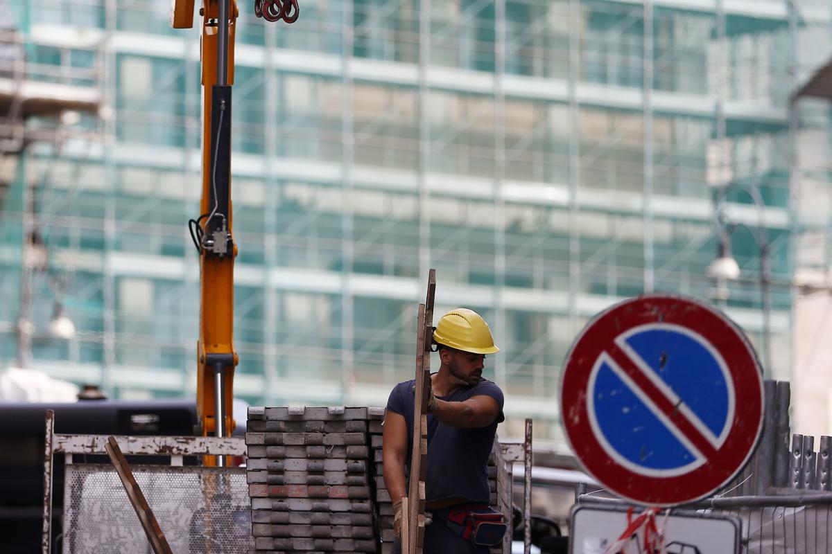 Immobiliare: Gdf Milano indaga su “banche del cemento”, aste da 400 euro al mq Immobiliare: Gdf Milano indaga su “banche del cemento”, aste da 400 euro al mq