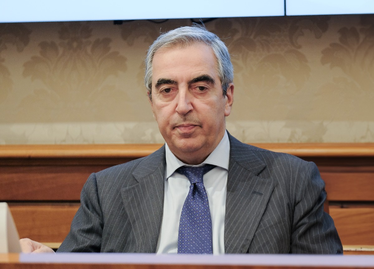 Pignatone indagato, Gasparri: “Sorprendente non si sia ancora dimesso dal Vaticano” Pignatone indagato, Gasparri: “Sorprendente non si sia ancora dimesso dal Vaticano”