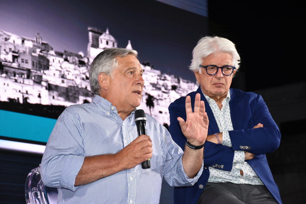 Torna “La Piazza”, la kermesse di affaritaliani.it: ospiti Tajani e Salvini (e non solo) Torna “La Piazza”, la kermesse di affaritaliani.it: ospiti Tajani e Salvini (e non solo)