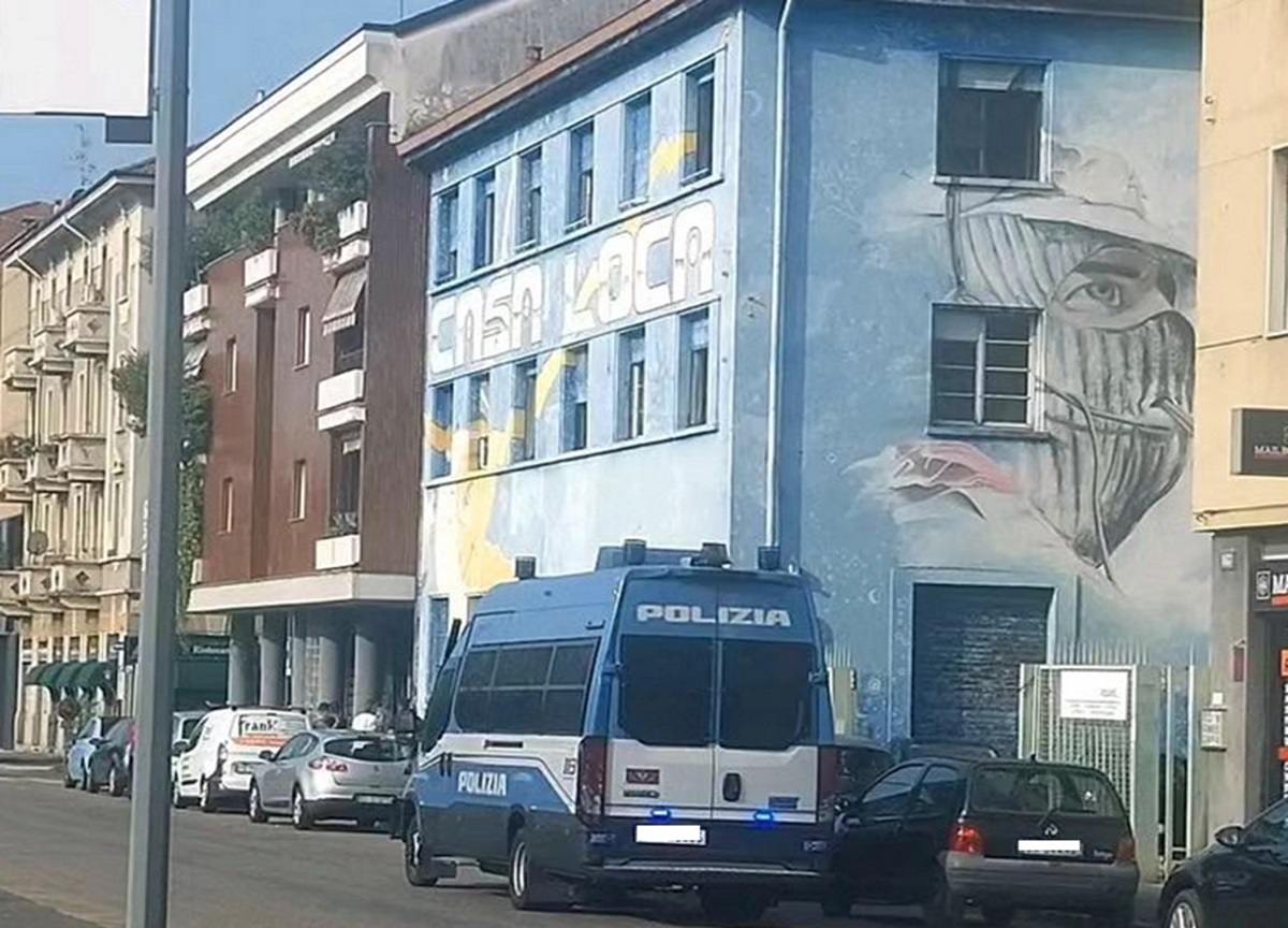 Milano, sgomberato il centro sociale CasaLoca Milano, sgomberato il centro sociale CasaLoca