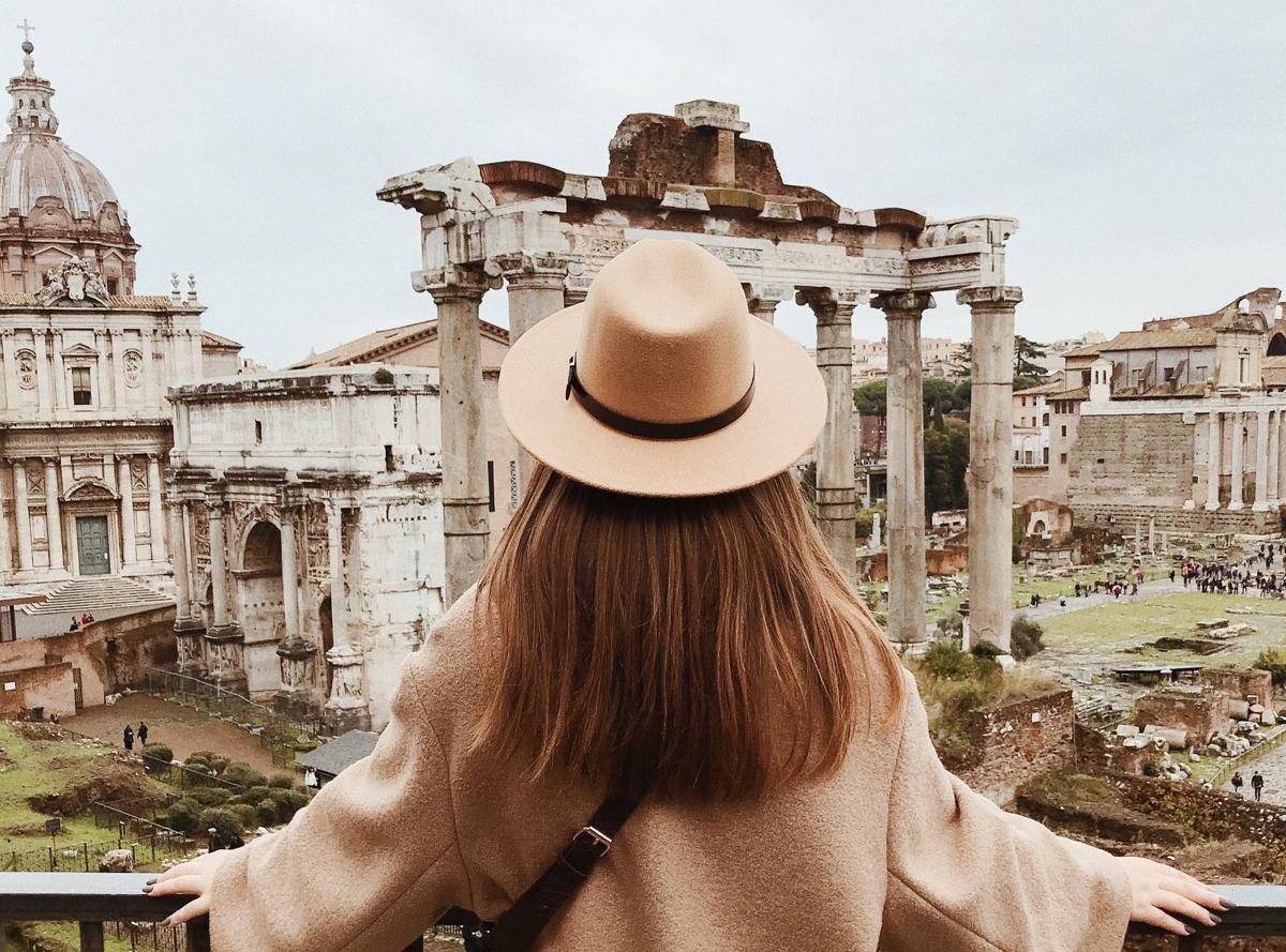 A Roma il turismo vale 8,5 mld l’anno: da sola genera il 10% dell’economia del settore ma crea dipendenza A Roma il turismo vale 8,5 mld l’anno: da sola genera il 10% dell’economia del settore ma crea dipendenza