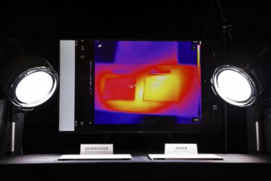 Nissan sperimenta la vernice refrigerante per auto