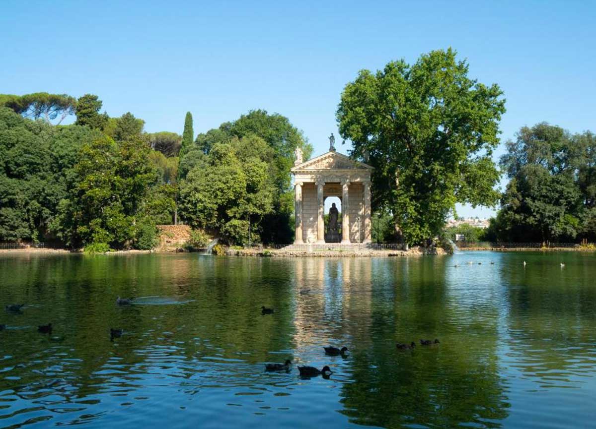 Villa Borghese, riapre il Giardino del Lago. Luci, piante, fiori fanno riesplodere la meraviglia di Roma