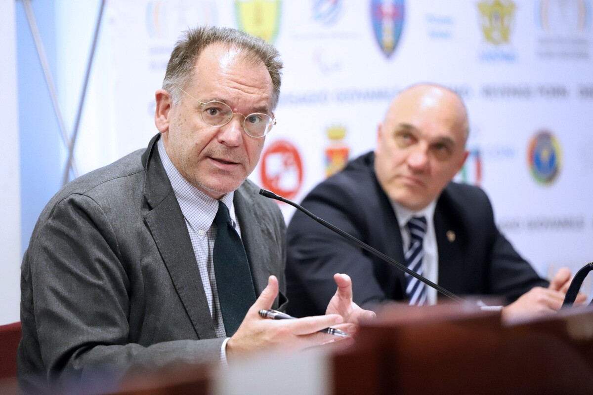 Alessandro Cecchi Paone: “Sono un massone”. La rivelazione durante il podcast di Rovazzi Alessandro Cecchi Paone: “Sono un massone”. La rivelazione durante il podcast di Rovazzi