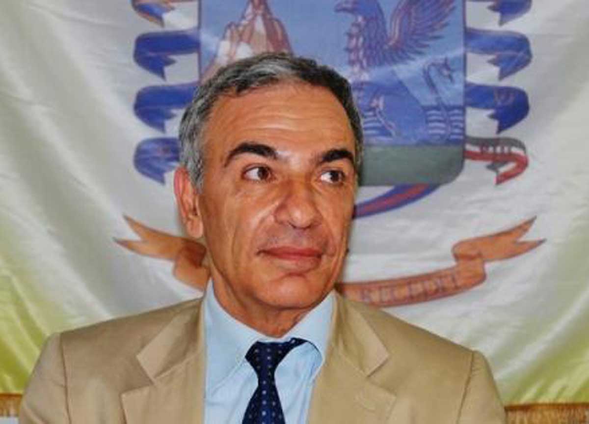 Uccide la moglie di 75 anni e poi confessa: lui ne ha 84. Strangolata nel letto, follia femminicida Uccide la moglie di 75 anni e poi confessa: lui ne ha 84. Strangolata nel letto, follia femminicida
