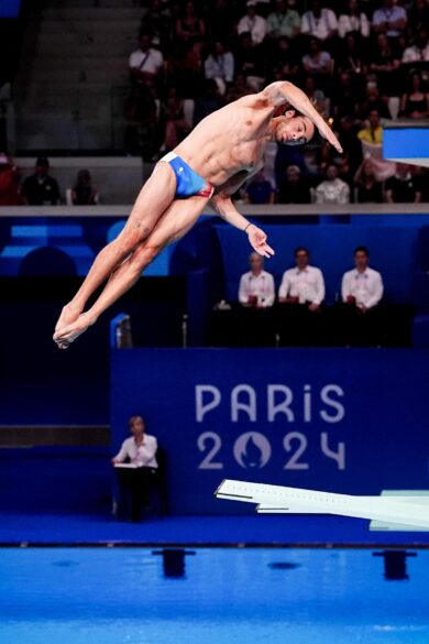 Parigi 2024, Jules Bouyer il bello delle Olimpiadi (con costume super attillato)