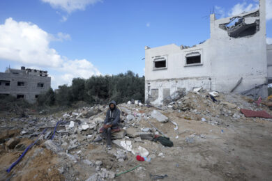 Guerra Israele-Hamas: “Almeno cento morti in attacco israeliano contro scuola a Gaza”. Egitto: “Prova che non vogliono pace”
