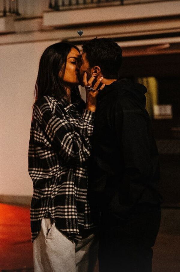 Elodie festeggia il compleanno di Andrea Iannone. Le foto