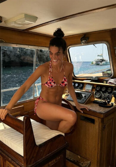 MotoGp, le vacanze di Gemma Pinto: la fidanzata di Marc Marquez corre veloce.. sui social