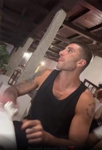 Elodie festeggia il compleanno di Andrea Iannone. Le foto