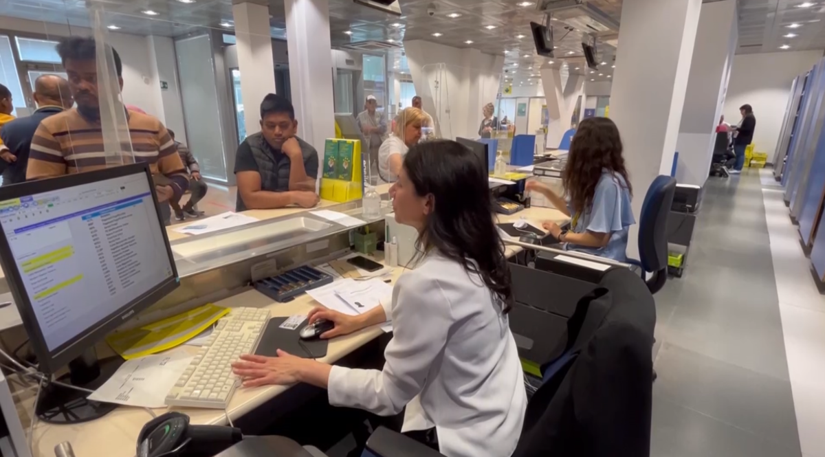Poste: il servizio passaporti arriva negli uffici di Bologna, Verona e Cagliari Poste: il servizio passaporti arriva negli uffici di Bologna, Verona e Cagliari