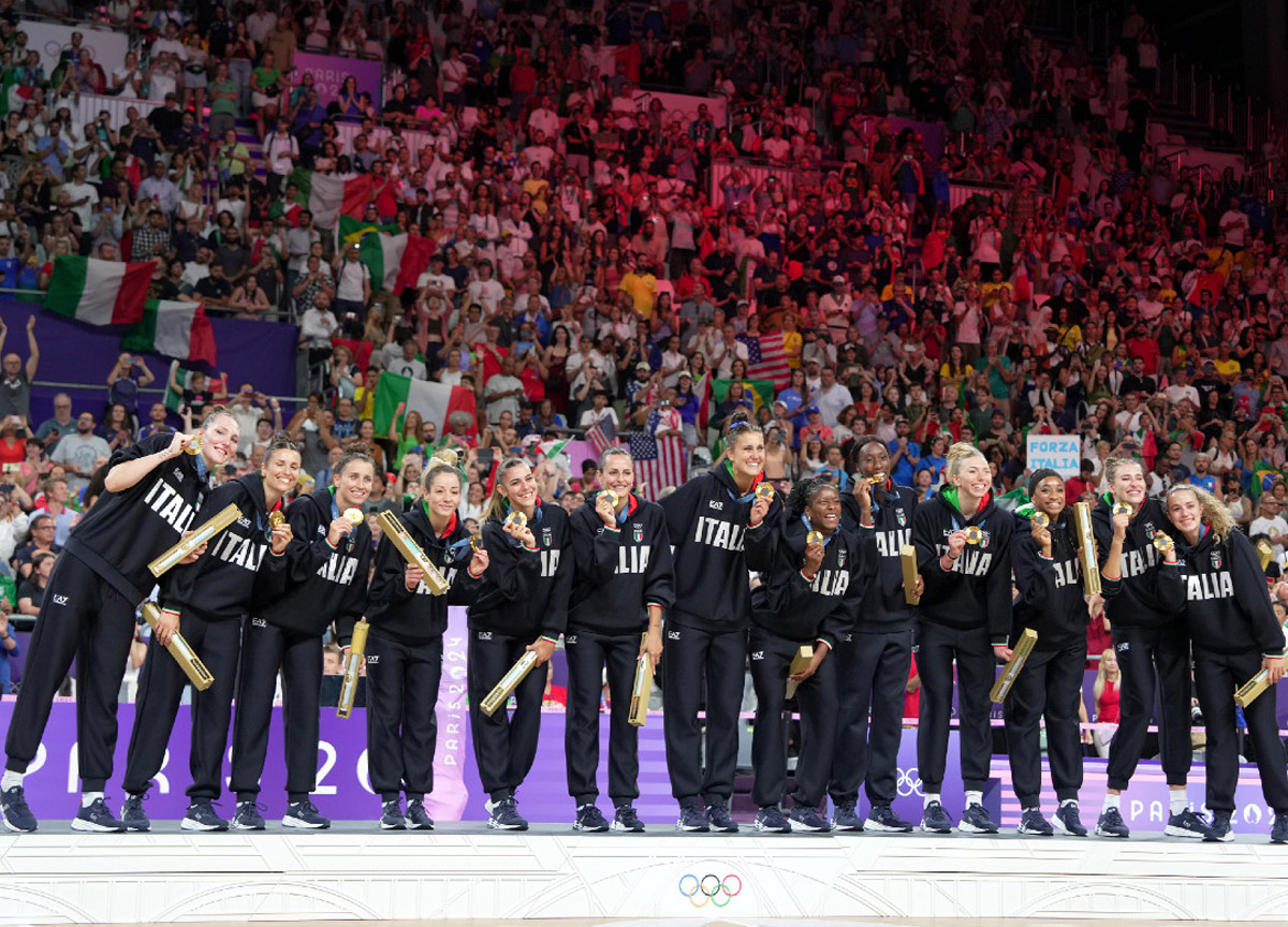 Parigi 2024, l’Italia femminile del volley domina le americane e si aggiudica l’oro Parigi 2024, l’Italia femminile del volley domina le americane e si aggiudica l’oro