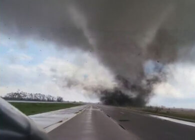 Meteo, caldo africano alla fine. Ecco quando arriva il fresco. Temporali e rischio tornado