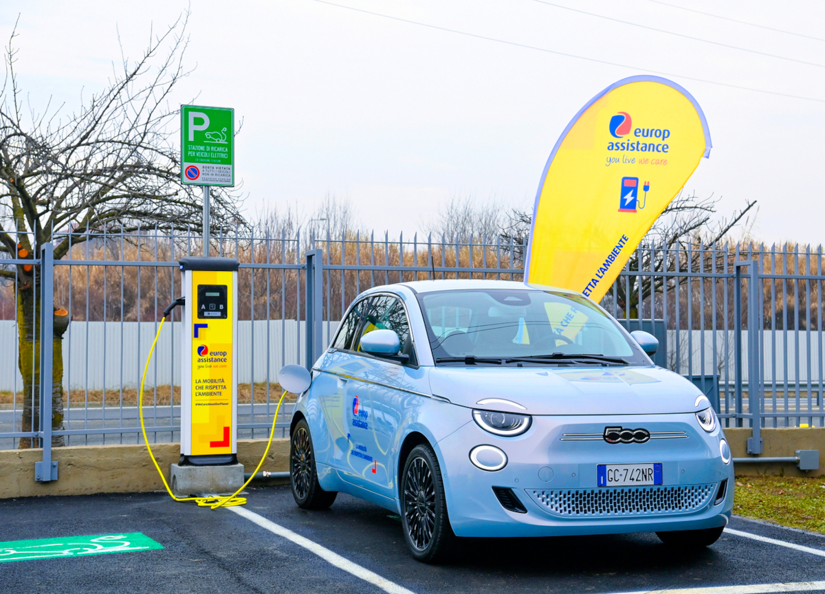 Italia in ritardo sull’auto elettrica: solo 80mila veicoli nel 2024. Lontani dall’obiettivo di 4,3 milioni entro il 2030 Italia in ritardo sull’auto elettrica: solo 80mila veicoli nel 2024. Lontani dall’obiettivo di 4,3 milioni entro il 2030