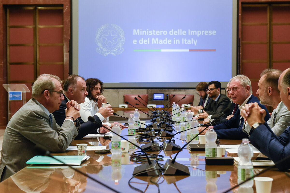 Confindustria incontra il Ministro delle Imprese e del Made in Italy Adolfo Urso Confindustria incontra il Ministro delle Imprese e del Made in Italy Adolfo Urso