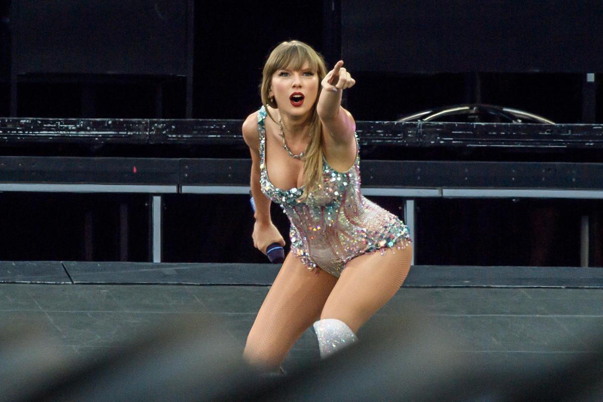 Taylor Swift, allarme terrorismo a Londra: misure eccezionali per i concerti. E l’endorsement a Kamala Harris…