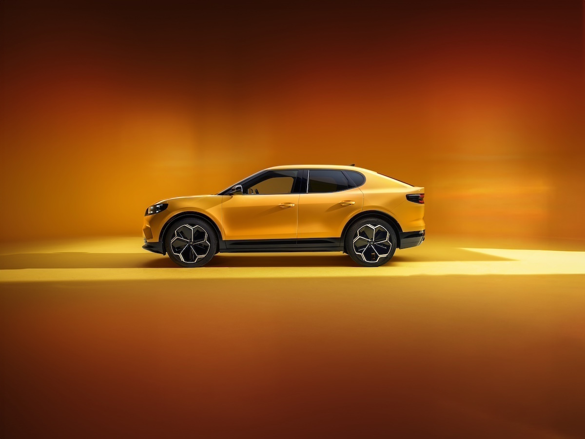 La Leggendaria Ford Capri rinasce nel 2024: un’icona rivisitata come SUV coupé elettrico La Leggendaria Ford Capri rinasce nel 2024: un’icona rivisitata come SUV coupé elettrico