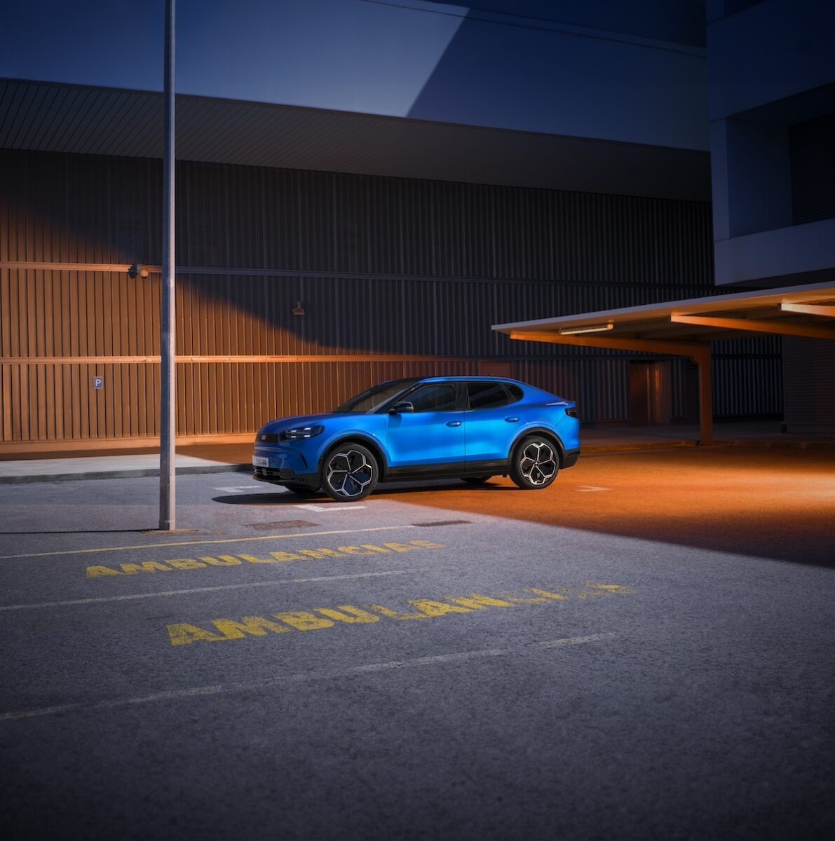 La Leggendaria Ford Capri rinasce nel 2024: un’icona rivisitata come SUV coupé elettrico La Leggendaria Ford Capri rinasce nel 2024: un’icona rivisitata come SUV coupé elettrico