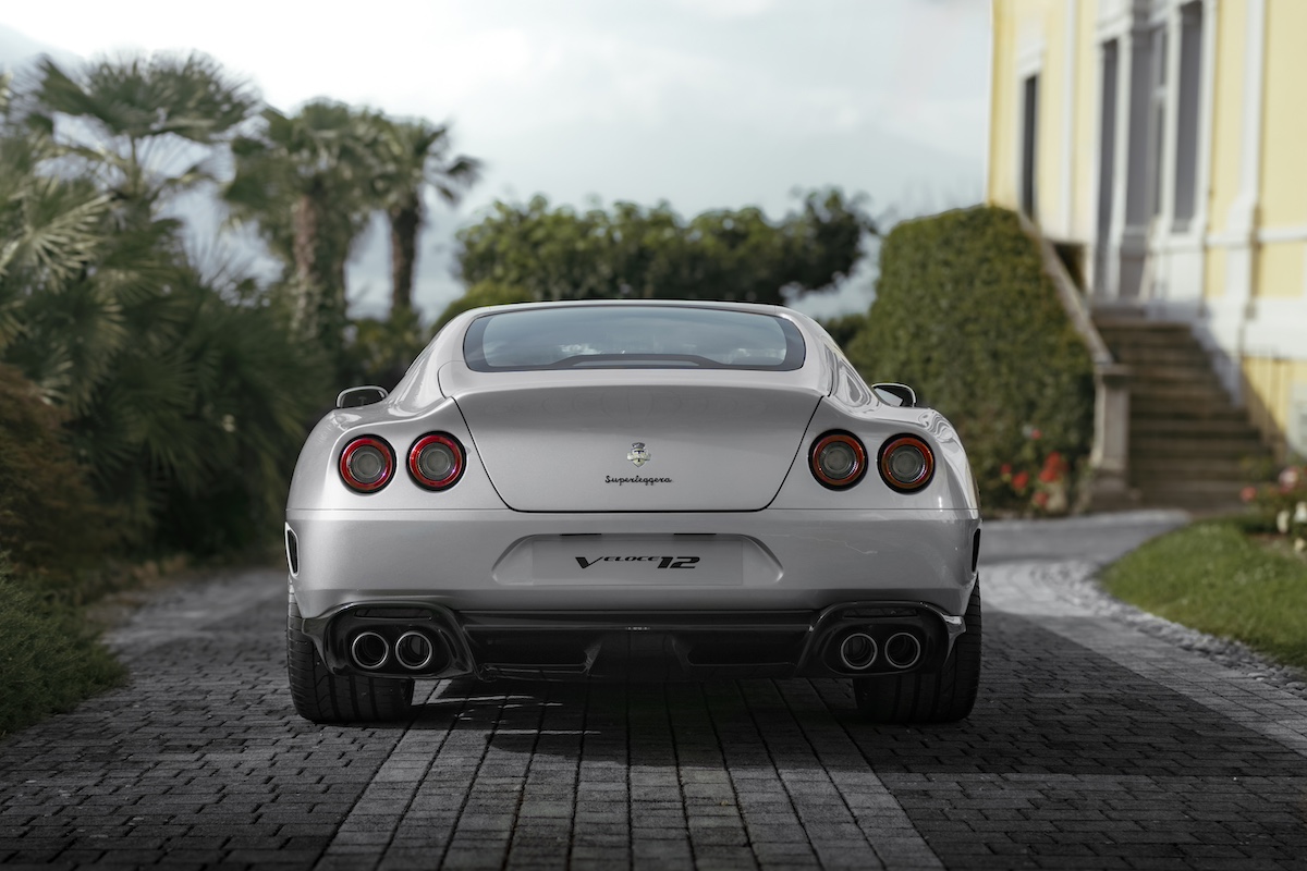 Touring Superleggera svela la Veloce12: un capolavoro di eleganza e prestazioni Touring Superleggera svela la Veloce12: un capolavoro di eleganza e prestazioni