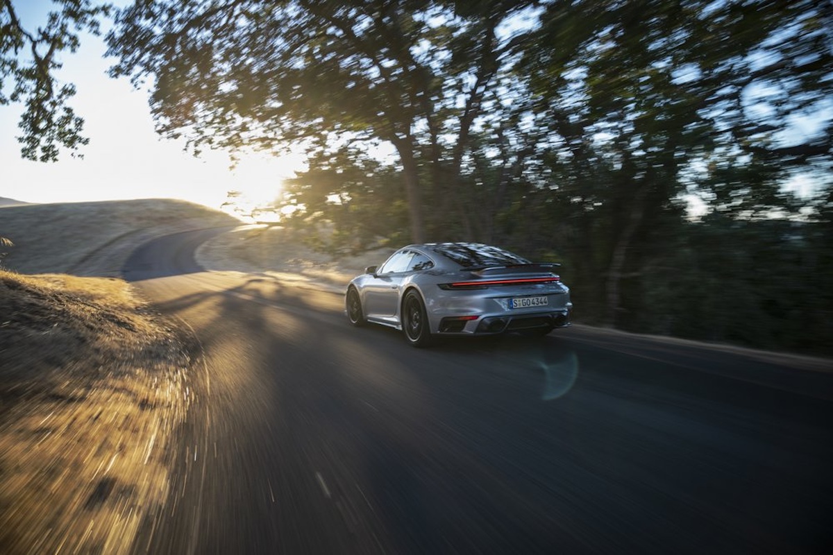 Porsche svela la 911 Turbo 50 Anni: una celebrazione di stile e prestazioni alla Monterey Car Week Porsche svela la 911 Turbo 50 Anni: una celebrazione di stile e prestazioni alla Monterey Car Week