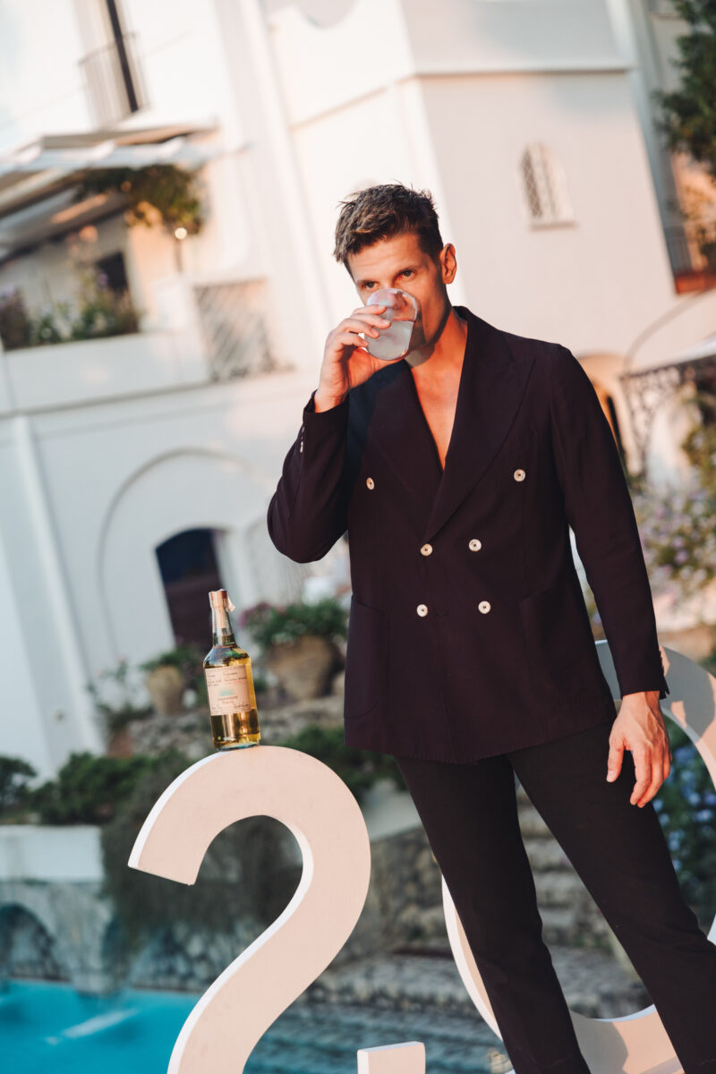 Casamigos porta l’estate glamour a Capri con la House of Friends Casamigos porta l’estate glamour a Capri con la House of Friends