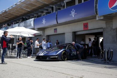 Maserati MCXtrema debutta in Nord America: consegna storica a Laguna Seca durante la Monterey Car Week