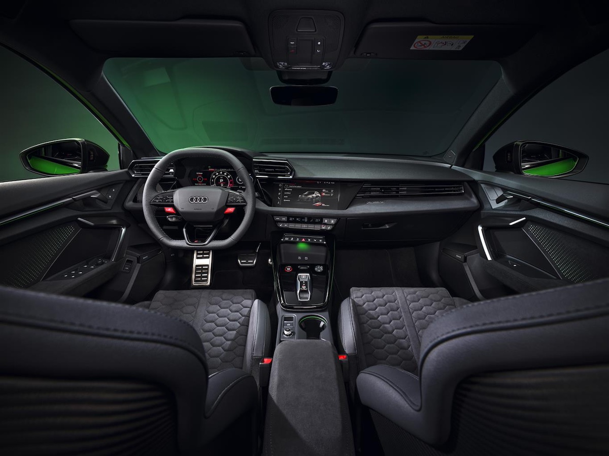 Audi RS 3: la compatta sportiva si rinnova con prestazioni da record Audi RS 3: la compatta sportiva si rinnova con prestazioni da record