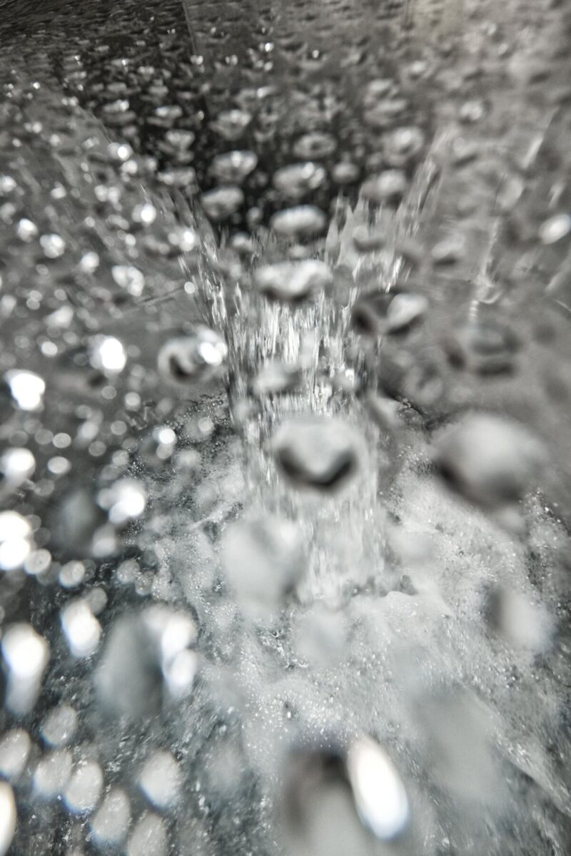 Acqua Sant’Anna: presentata la mostra ‘Acqua – Liquida Bellezza’