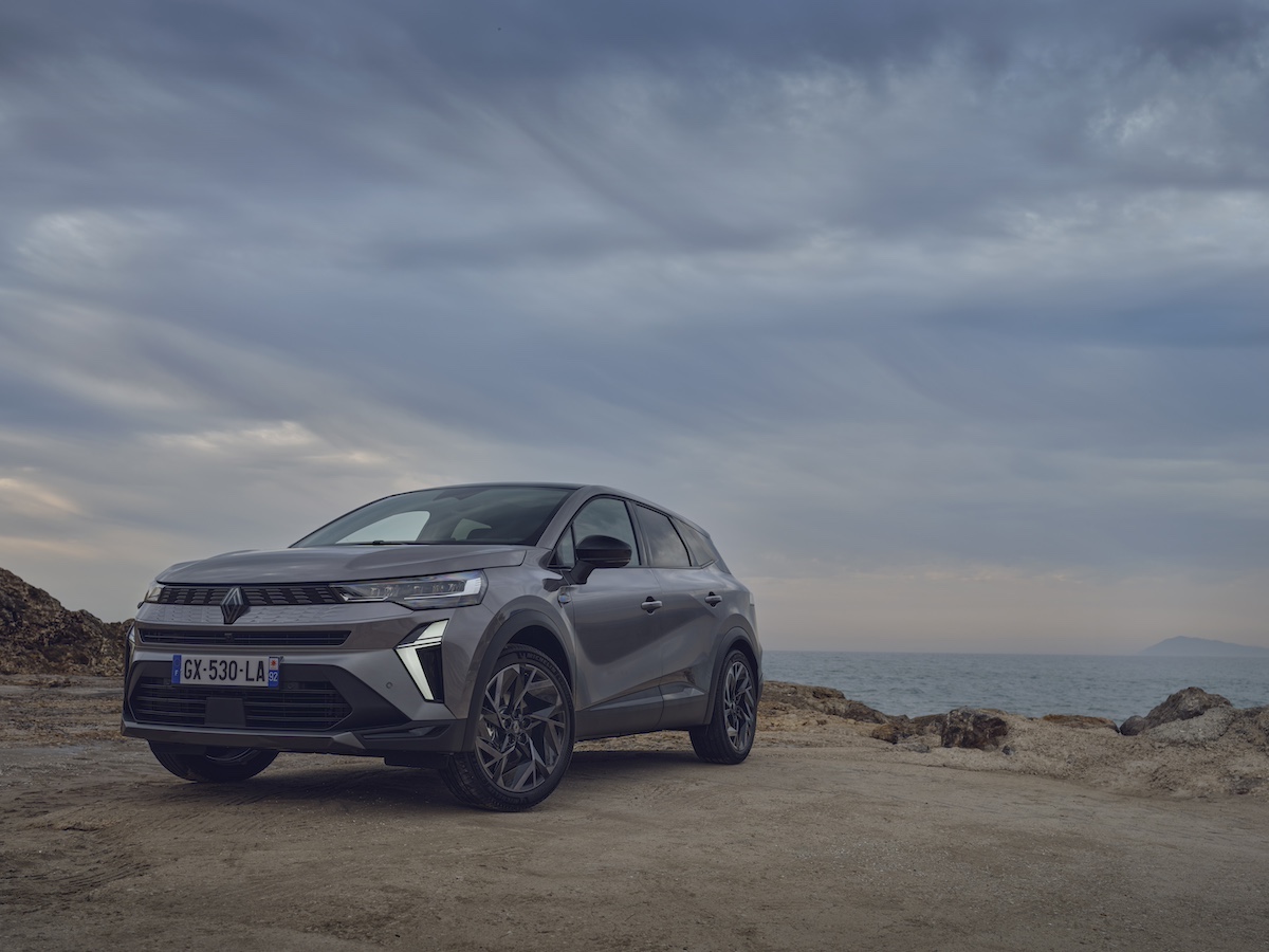 Renault nuovo Symbioz: il SUV compatto ibrido perfetto per le famiglie Renault nuovo Symbioz: il SUV compatto ibrido perfetto per le famiglie