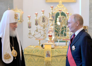 Kiev mette al bando la Chiesa ortodossa: “E’ legata a Mosca”. Continua l’avanzata ucraina in Russia