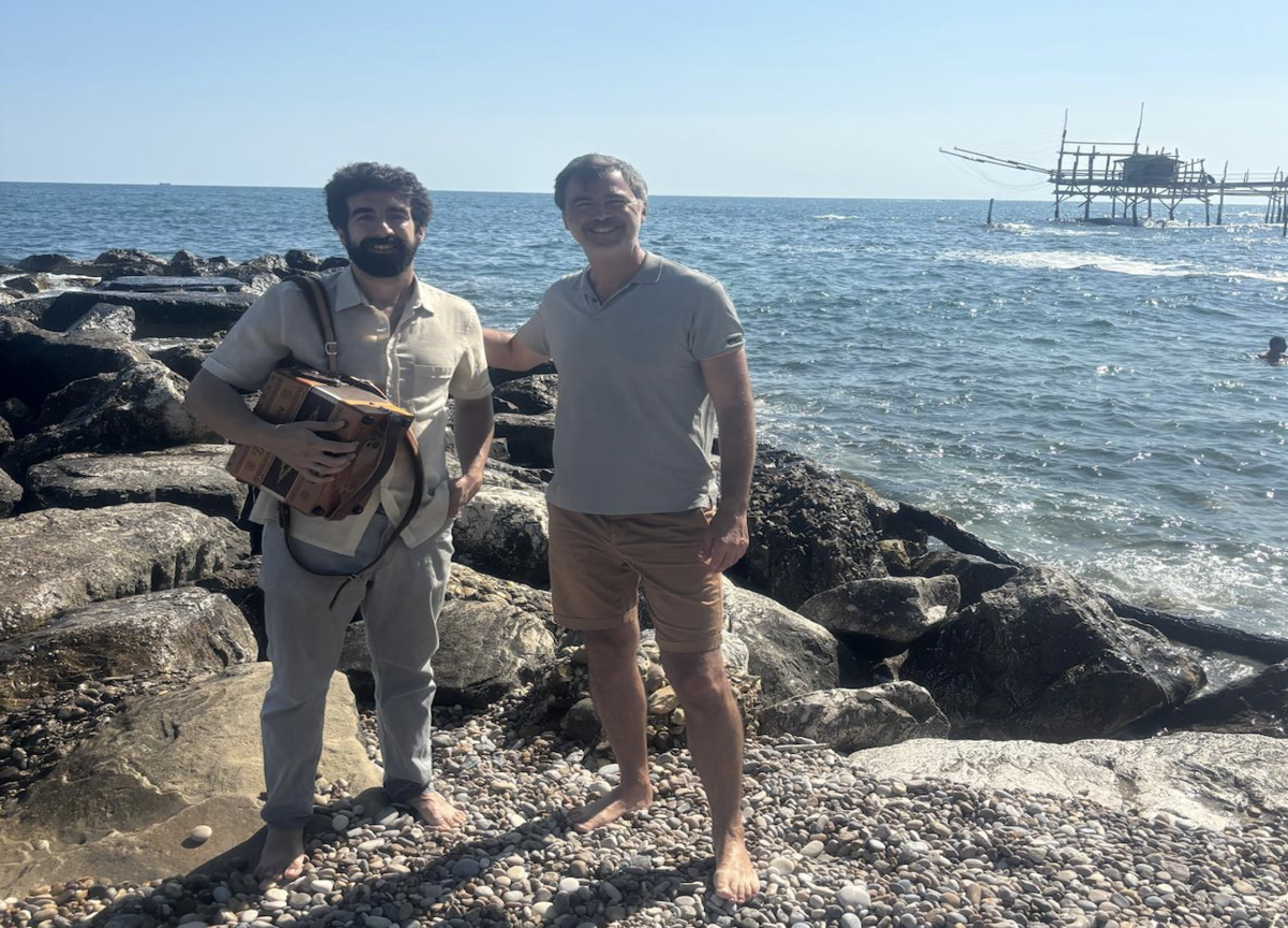 Estate in tv, successo per la nuova stagione di “Azzurro Storie di Mare” con Beppe Convertini Estate in tv, successo per la nuova stagione di “Azzurro Storie di Mare” con Beppe Convertini