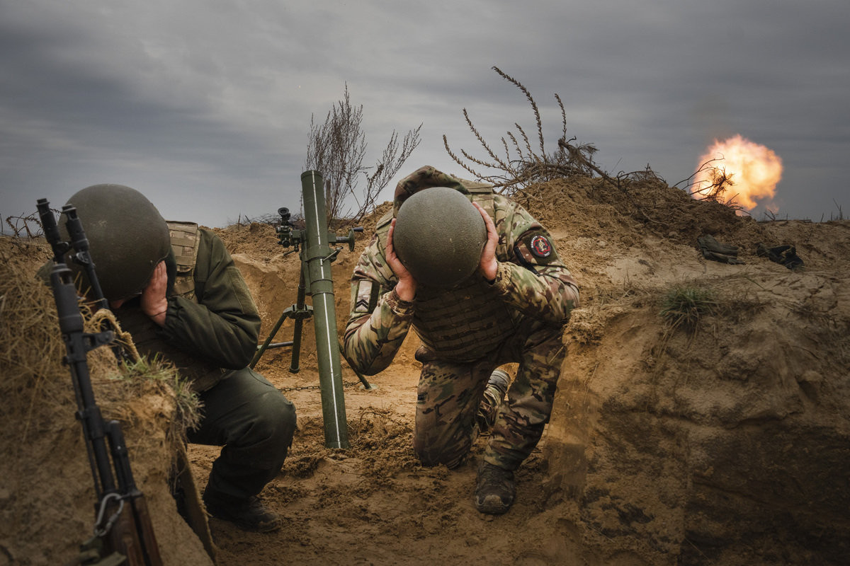 Guerra Russia-Ucraina, raffica di droni contro Mosca: “Ne abbiamo abbattuti 45” Guerra Russia-Ucraina, raffica di droni contro Mosca: “Ne abbiamo abbattuti 45”