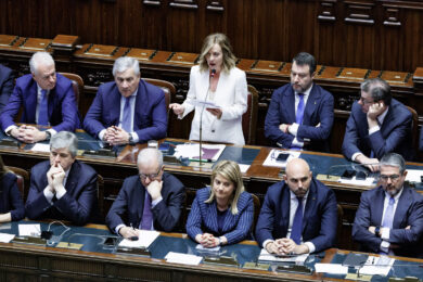 Ius Scholae? FI e i Berlusconi si fermeranno quando otterranno lo stop al blitz pro Rai e anti-Mediaset