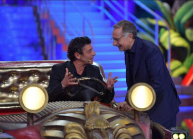 Ascolti tv, Rai1 battuto dalla replica di Ciao Darwin. Filorosso Revolution supera Planet Earth